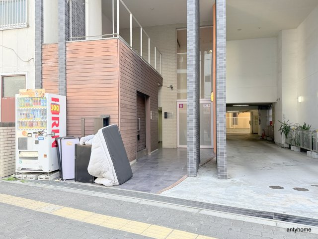 サムティ難波グレイス　仲介手数料無料のエントランス