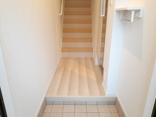 ルピナス　Ａの玄関