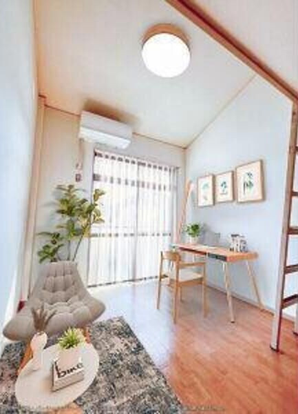 ヒルトップＡの居間・リビング