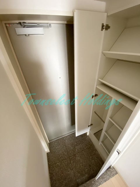 大和市中央５丁目の賃貸マンションの玄関|お履き物が多い方にもおすすめ♪