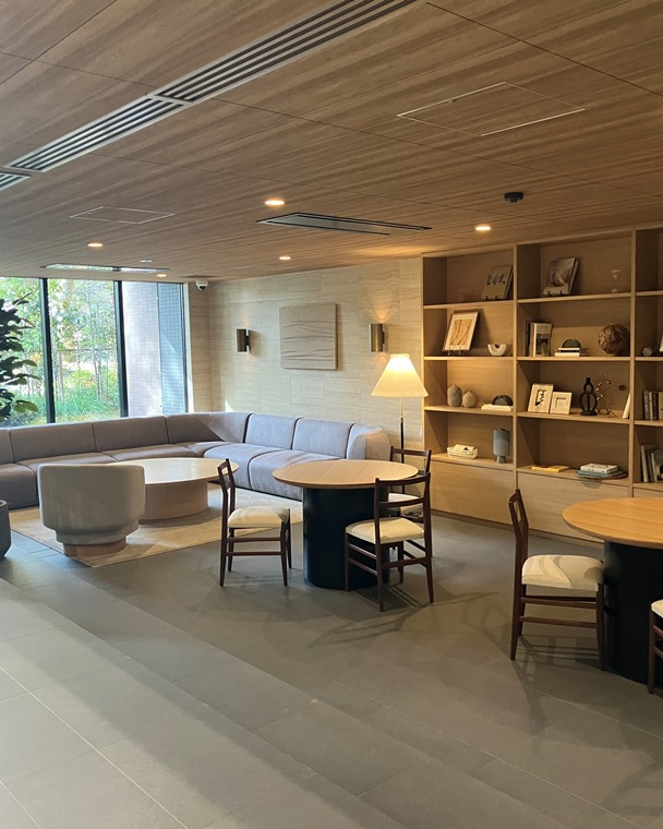 ヒルズグランデ稲毛パークフロントのロビー