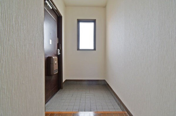 ファミールはらたⅡの玄関