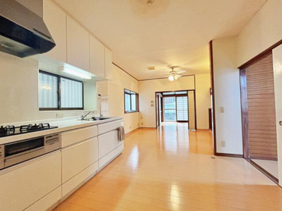 【居間・リビング】 | 所沢市小手指元町３丁目 | 約11帖のLDK