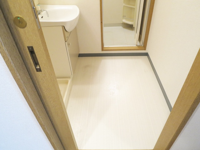 メイプル小岩の内装|脱衣スペースございます。