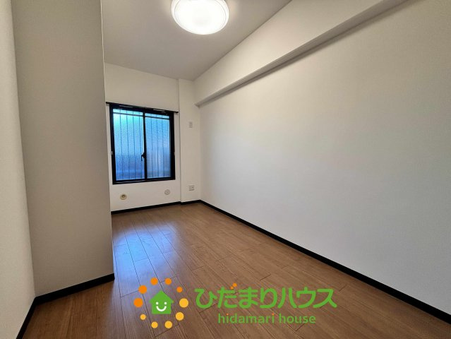 ライオンズガーデン花崎J棟　の洋室