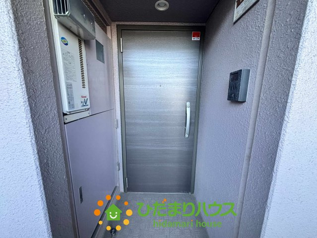 ライオンズガーデン花崎J棟　の玄関