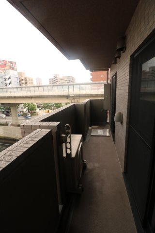 お洗濯にも便利なバルコニー付き