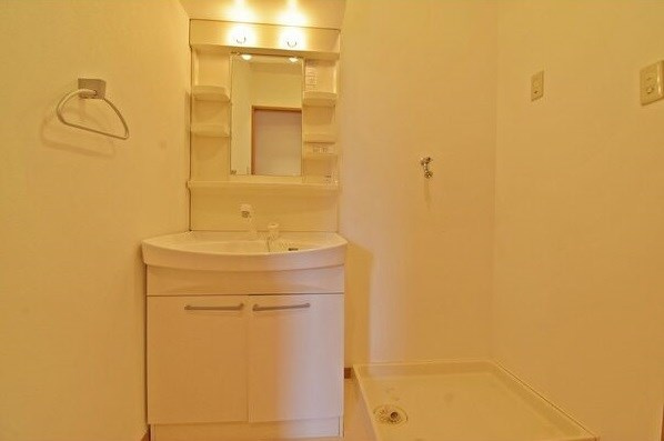 プランドール鎌倉台の洗面所