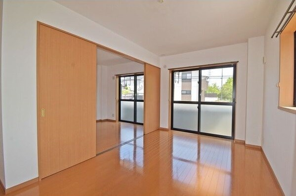 プランドール鎌倉台の居間・リビング