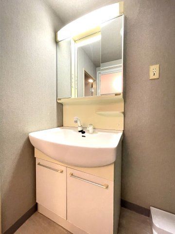 扶桑ハイツ春日部の独立洗面台