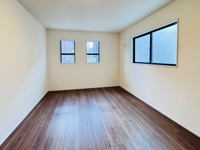 市川市日之出新築戸建の居間・リビング|19帖リビングダイニングキッチン