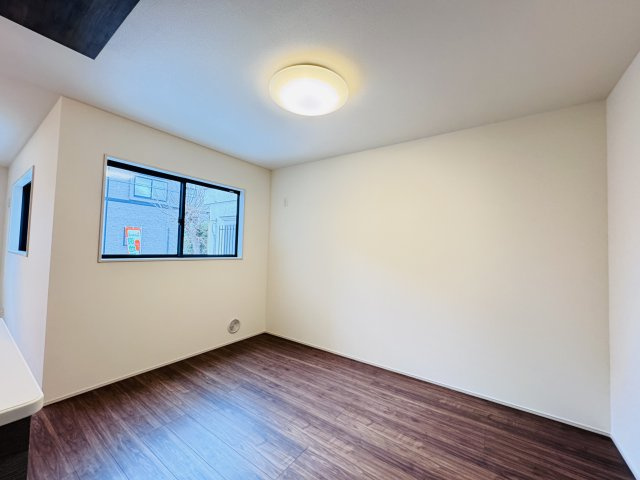 市川市日之出新築戸建の居間・リビング|19帖リビングダイニングキッチン