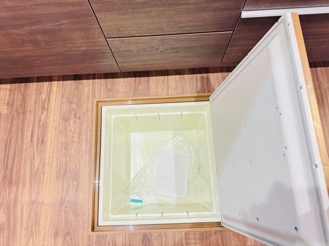 市川市日之出新築戸建のキッチン|キッチン床下収納