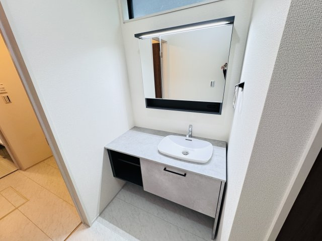 市川市日之出新築戸建の独立洗面台|シャワーヘッド付き洗面化粧台