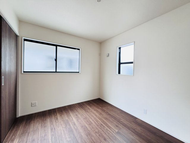 市川市日之出新築戸建の子供部屋|5.25帖洋室