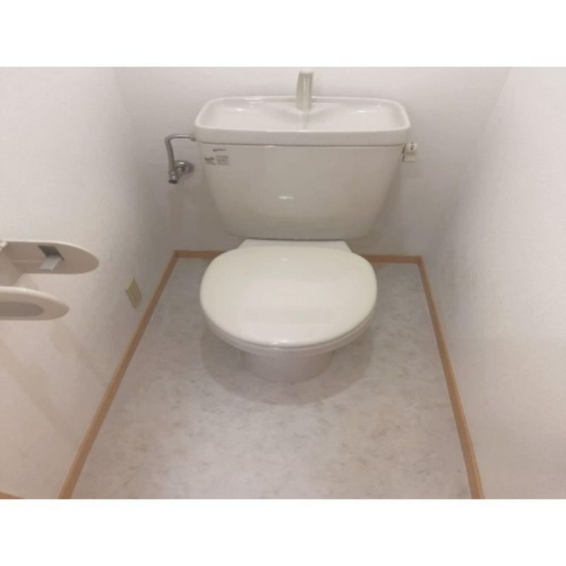 江戸川区上一色２丁目のアパートのトイレ