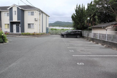 グランドアマレーⅥ番館の駐車場|駐車場に車を止められます