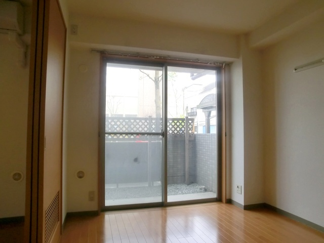 ヴェルドミール　カシマの洋室|陽の光が気持ちいい洋室です(^^♪