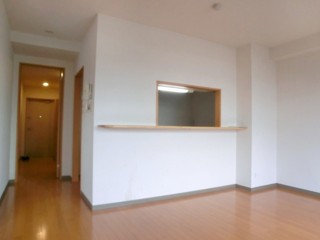 ヴェルドミール　カシマの居間・リビング|エアコン付き広々リビング１３帖です(^^♪