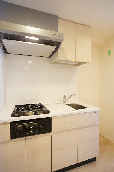 プライムメゾン森下のキッチン|キッチンは二口ガスコンログリル付♪