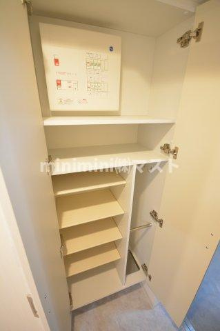 エスリード弁天町クレールの玄関