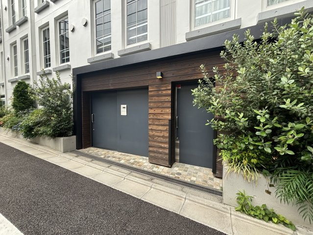 【エントランス】