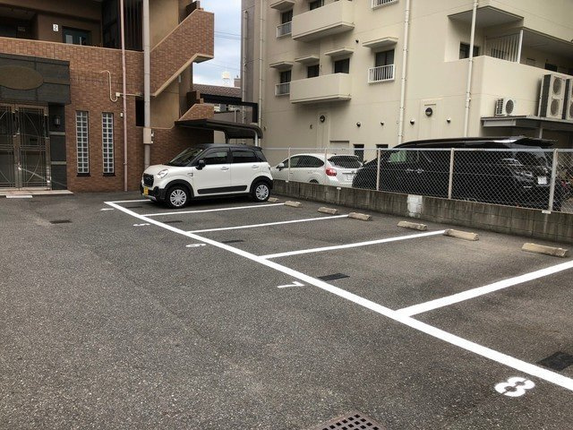 プライムコートＫの駐車場