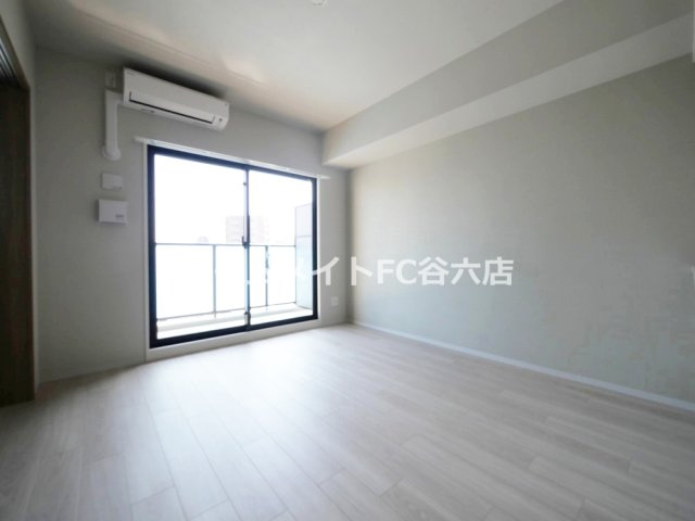 【居間・リビング】 | Louis Residence 弁天町