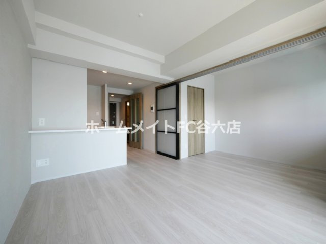 【居間・リビング】 | Louis Residence 弁天町