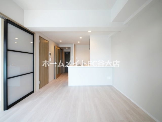 【居間・リビング】 | Louis Residence 弁天町