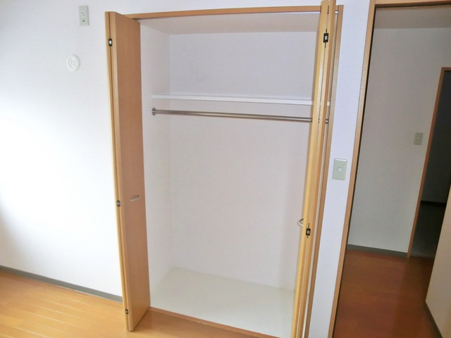 ヴェルドミール　カシマの収納|クローゼットタイプの収納です♪