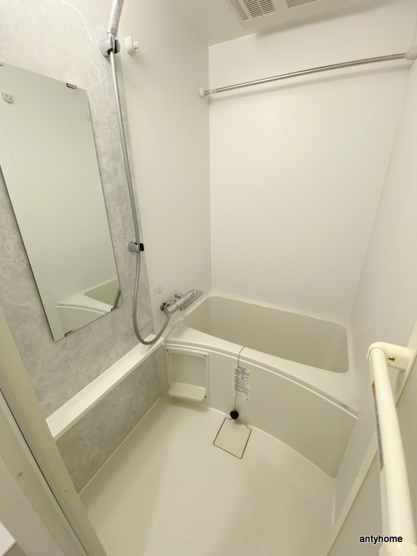 エスリード弁天町ルシェンテ　仲介手数料無料の浴室