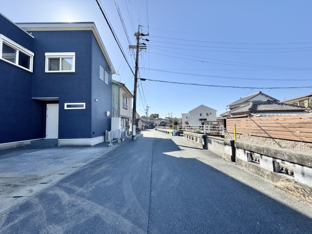 磐田市中泉の前面道路含む現地写真|前面道路を西側を向いて撮影しました。
