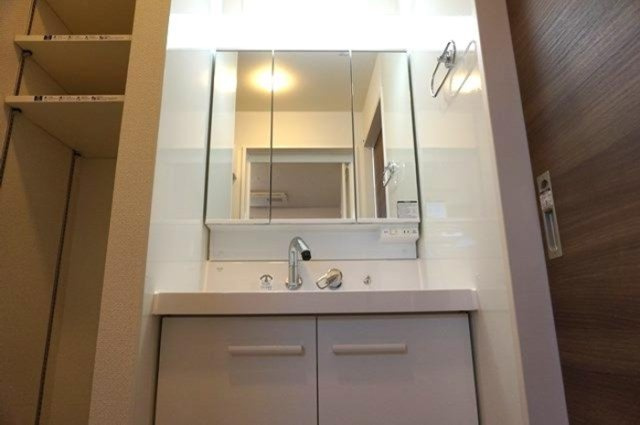 エスポワールＹⅥの洗面所