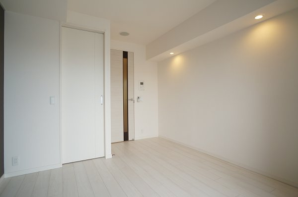 プライムメゾン森下の寝室|ダウンライトが印象的♪