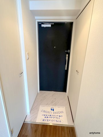 ルクレ難波　仲介手数料無料の玄関