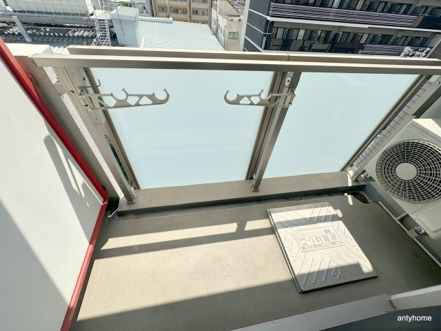 ルクレ難波　仲介手数料無料のバルコニー