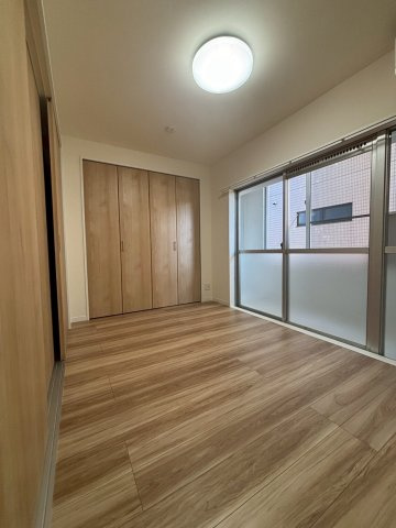 阿佐ヶ谷陵雲閣マンションの洋室