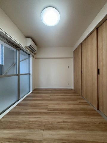 阿佐ヶ谷陵雲閣マンションの洋室