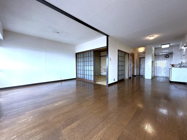 エーデルハイム大蔵谷の居間・リビング