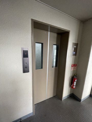 プルミエール上沢のロビー