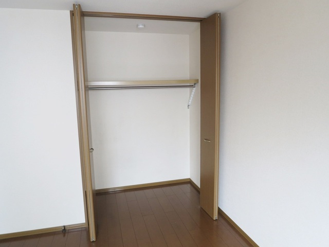 モア・コンフォートの収納|広々としたクローゼットです!