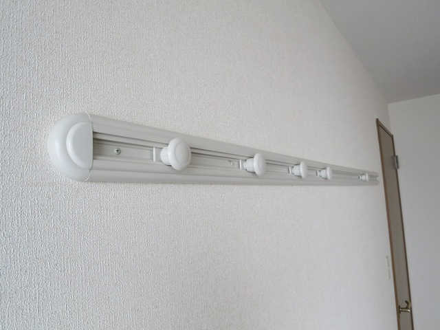 モア・コンフォートのその他|洋服など掛けられて便利です!