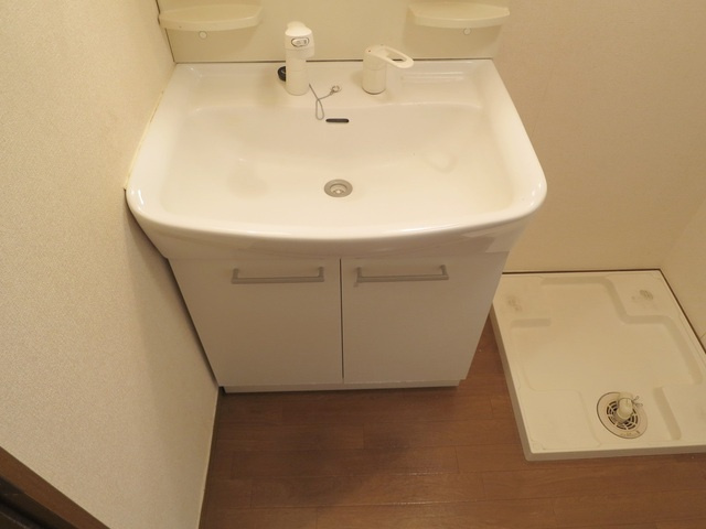 モア・コンフォートの洗面所|嬉しい洗面台完備です!