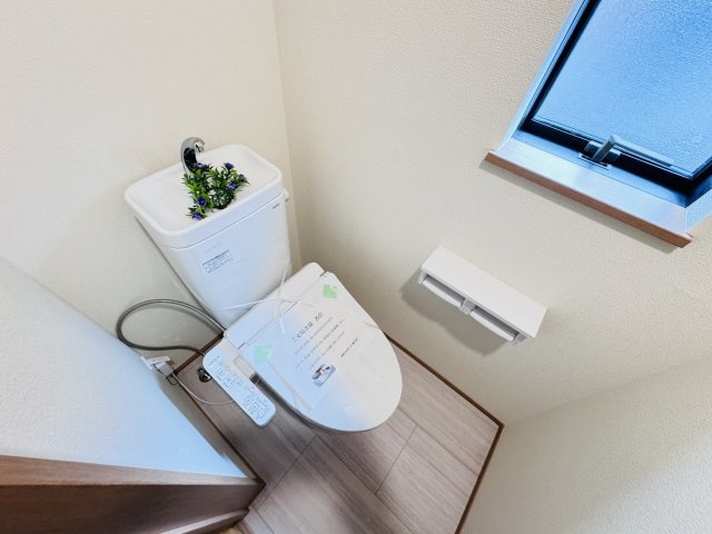 市川市伊勢宿新築戸建のトイレ|温水洗浄暖房便座つきトイレ