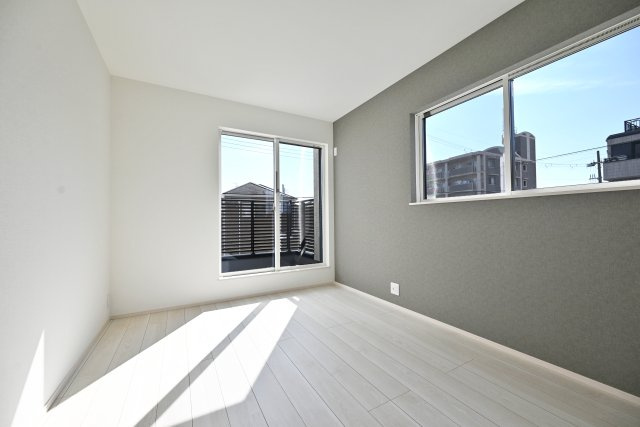 伊丹市寺本1丁目新築一戸建て│3SLDK+並列駐車2台可の洋室|洋室約6.75帖