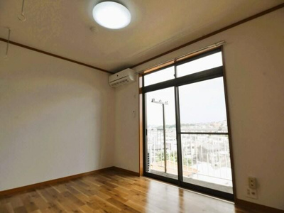 【洋室】 | メゾンソレイユ