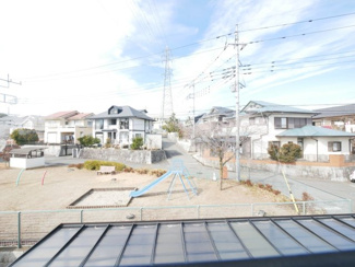 【展望】 | 2階から西側を望む　公園隣接