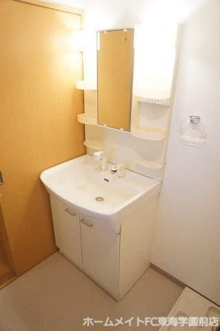 熊本市中央区帯山４丁目の賃貸マンションの独立洗面台