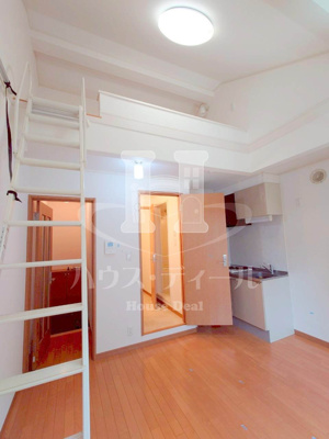 【内装】 | サニーハウス | 明るい室内です